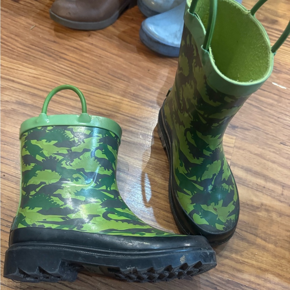 Dino rain boots